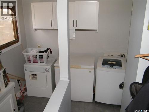 514 L Avenue N, Saskatoon, SK - Indoor Photo Showing Laundry Room
