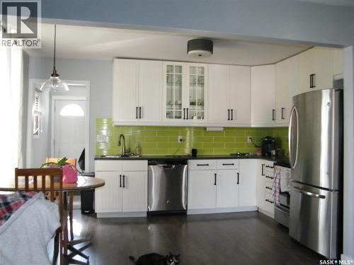 517 L Avenue N, Saskatoon, SK - Indoor Photo Showing Kitchen