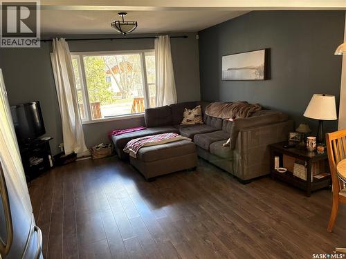 517 L Avenue N, Saskatoon, SK - Indoor Photo Showing Living Room