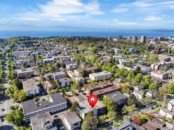 204-1035 McClure St Victoria, BC V8V 3G1