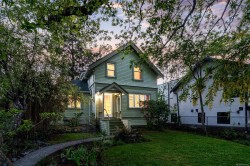 1274 Hewlett Pl Oak Bay, BC V8S 4P7