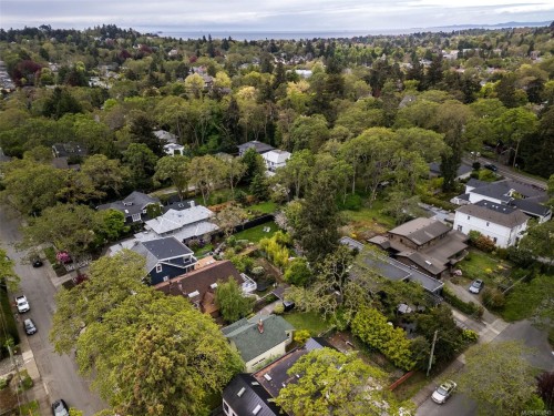 1274 Hewlett Pl, Oak Bay, BC 