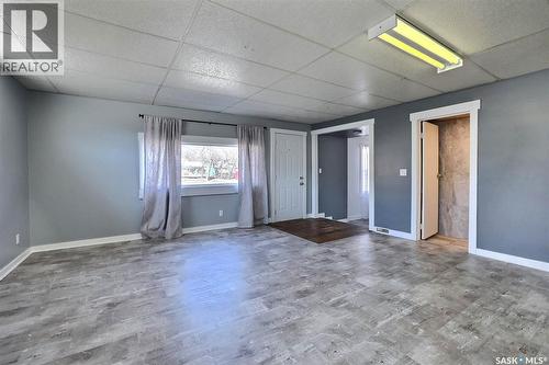 231 Centre Street, Regina Beach, SK - Indoor Photo Showing Other Room