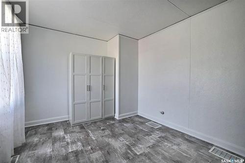 231 Centre Street, Regina Beach, SK - Indoor Photo Showing Other Room