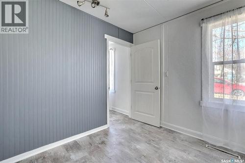 231 Centre Street, Regina Beach, SK - Indoor Photo Showing Other Room