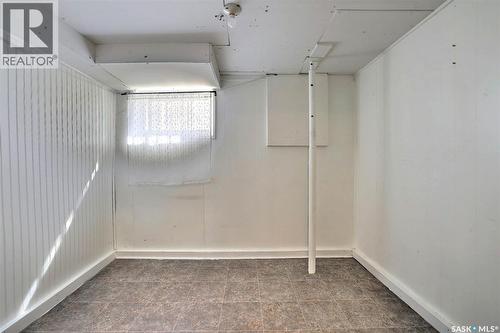 231 Centre Street, Regina Beach, SK - Indoor Photo Showing Other Room