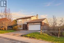 136 MALVERN DRIVE  Ottawa, ON K2J 2G5