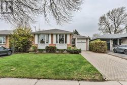 68 RENAULT CRESCENT Toronto, ON M9P 1J5