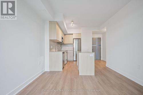 711 - 2088 James Street, Burlington (Brant), ON - Indoor Photo Showing Kitchen