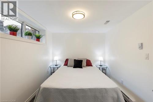 7 Purdy Crescent Unit# 2, Hamilton, ON - Indoor Photo Showing Bedroom