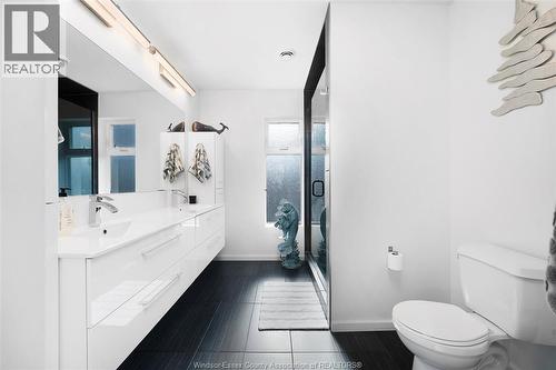 136 Lowes Sideroad, Amherstburg, ON - Indoor Photo Showing Bathroom