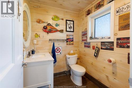 136 Lowes Sideroad, Amherstburg, ON - Indoor Photo Showing Bathroom