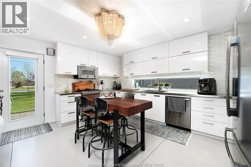 136 Lowes Sideroad, Amherstburg, ON - Indoor Photo Showing Kitchen