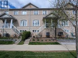 2307 SUTTON DRIVE Burlington, ON L7L 6Z3