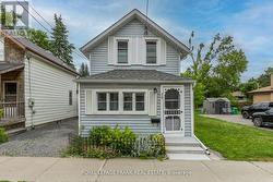 715 CHAMBERLAIN STREET Peterborough (Otonabee Ward 1), ON K9J 4M2