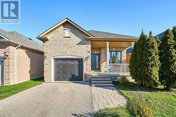 16 TREEN CRESCENT Whitby (Rolling Acres), ON L1R 3C7