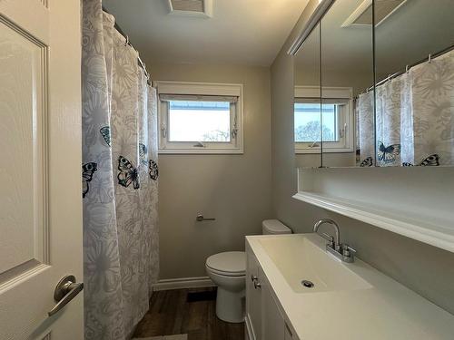 537 Parkway Drive, Thunder Bay, ON - Indoor Photo Showing Bathroom