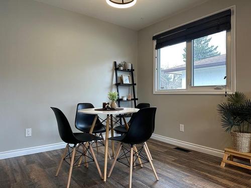 537 Parkway Drive, Thunder Bay, ON - Indoor Photo Showing Dining Room