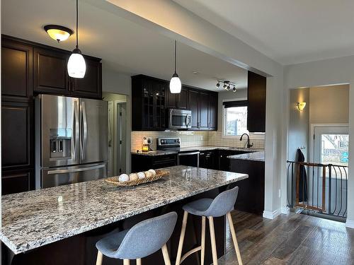 537 Parkway Drive, Thunder Bay, ON - Indoor Photo Showing Kitchen With Upgraded Kitchen