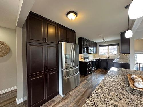 537 Parkway Drive, Thunder Bay, ON - Indoor Photo Showing Kitchen