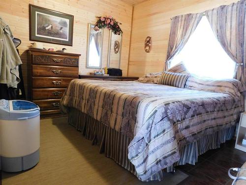 Lot 4 Hoffstrom'S Bay, Thunder Lake, ON - Indoor Photo Showing Bedroom