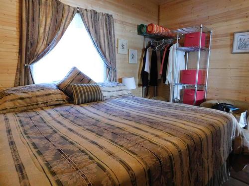 Lot 4 Hoffstrom'S Bay, Thunder Lake, ON - Indoor Photo Showing Bedroom