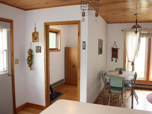 93 Stintzi Dr E, Morson, ON - Indoor Photo Showing Dining Room