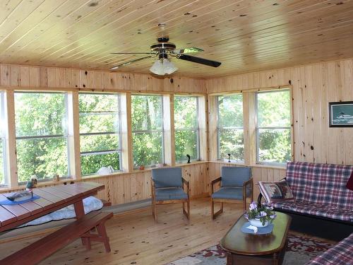 93 Stintzi Dr E, Morson, ON - Indoor Photo Showing Living Room