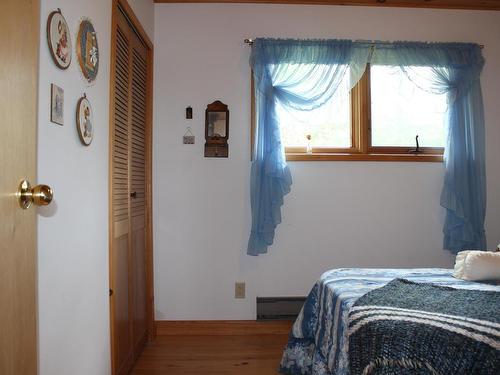 93 Stintzi Dr E, Morson, ON - Indoor Photo Showing Bedroom