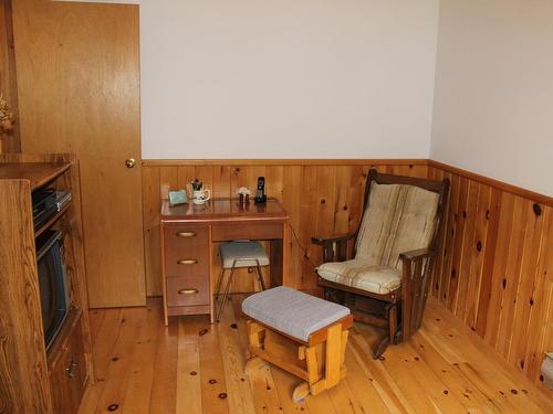 93 Stintzi Dr E, Morson, ON - Indoor
