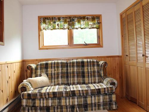 93 Stintzi Dr E, Morson, ON - Indoor