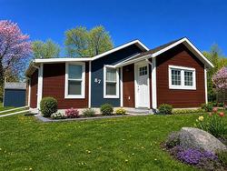 87 CENTRAL AVE  Grand Marais, MB R0E 0T0