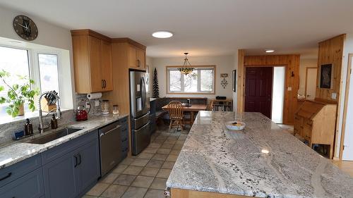45 Trickle Ridge Place, Kimberley, BC - Indoor Photo Showing Kitchen
