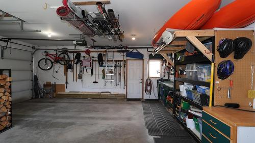 45 Trickle Ridge Place, Kimberley, BC - Indoor Photo Showing Garage