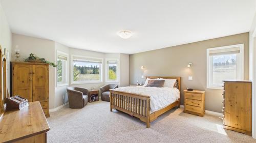 708 22Nd Avenue, Cranbrook, BC - Indoor Photo Showing Bedroom