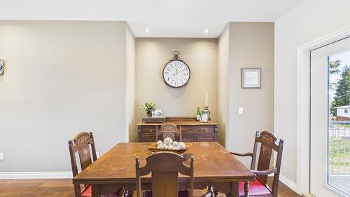 708 22Nd Avenue, Cranbrook, BC - Indoor Photo Showing Dining Room