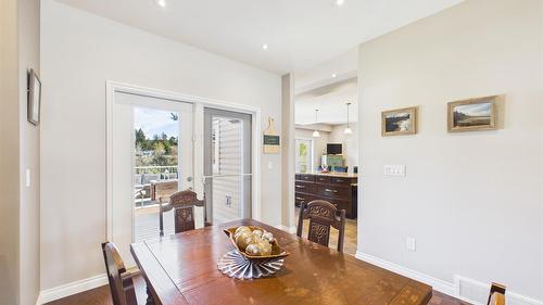 708 22Nd Avenue, Cranbrook, BC - Indoor Photo Showing Dining Room