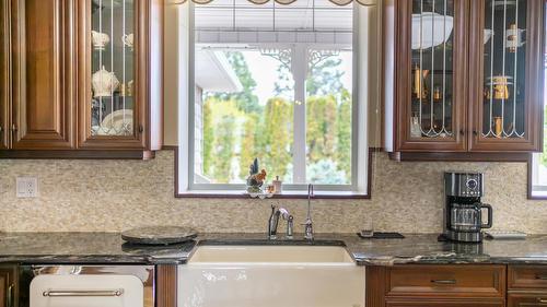 120 Wattsville Road, Cranbrook, BC - Indoor Photo Showing Kitchen With Double Sink With Upgraded Kitchen