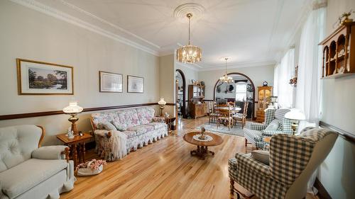 120 Wattsville Road, Cranbrook, BC - Indoor Photo Showing Living Room