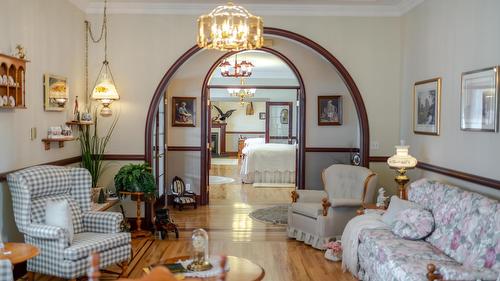 120 Wattsville Road, Cranbrook, BC - Indoor Photo Showing Living Room