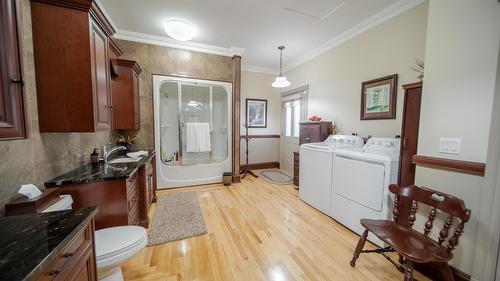 120 Wattsville Road, Cranbrook, BC - Indoor Photo Showing Laundry Room