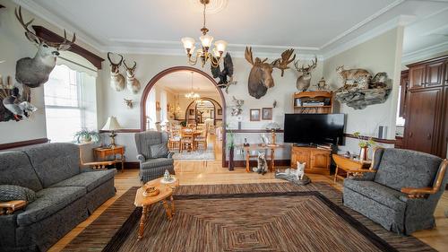 120 Wattsville Road, Cranbrook, BC - Indoor Photo Showing Living Room