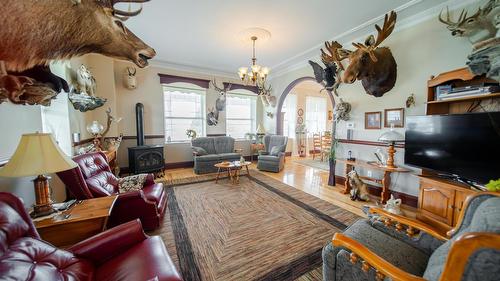 120 Wattsville Road, Cranbrook, BC - Indoor Photo Showing Living Room
