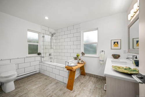 6481 Eagles Dr, Courtenay, BC 