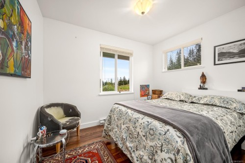 6481 Eagles Dr, Courtenay, BC 