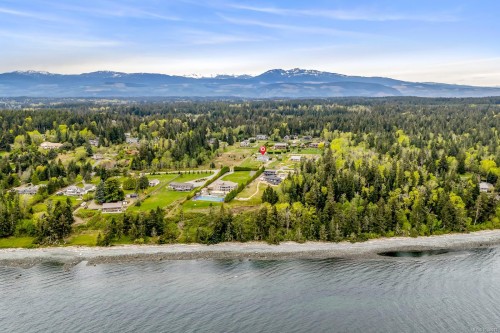6481 Eagles Dr, Courtenay, BC 