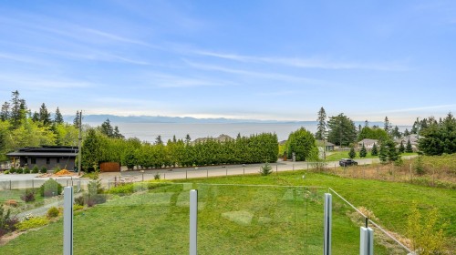 6481 Eagles Dr, Courtenay, BC 