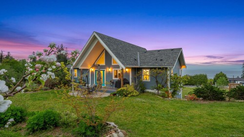 6481 Eagles Dr, Courtenay, BC 