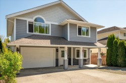 621 Oakwood Rd Ladysmith, BC V9G 2C1