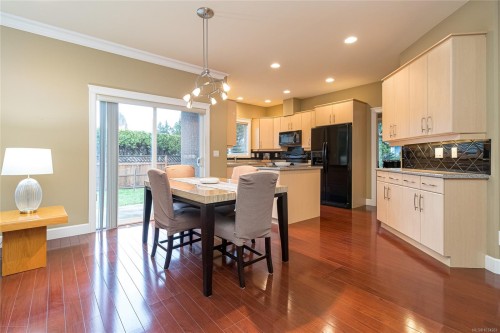 4073 Longview Dr, Saanich, BC 